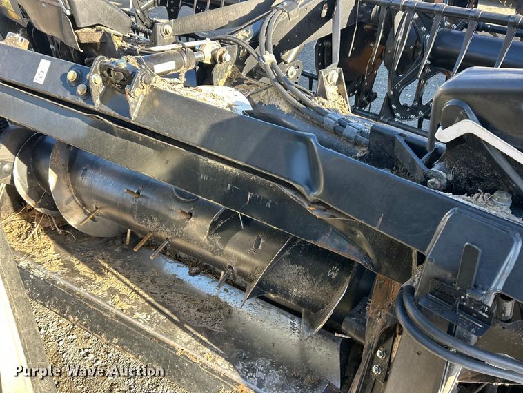 image for item YA1759 2017 MacDon FD75-S flex draper head