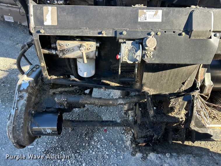 image for item YA1759 2017 MacDon FD75-S flex draper head