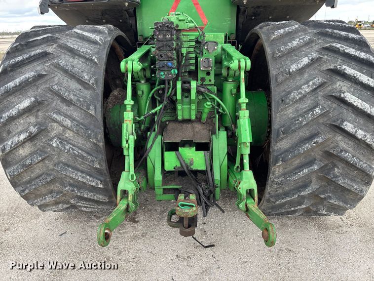 image for item YA1761 2018 John Deere 8320RT tractor