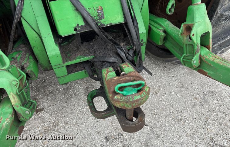 image for item YA1761 2018 John Deere 8320RT tractor