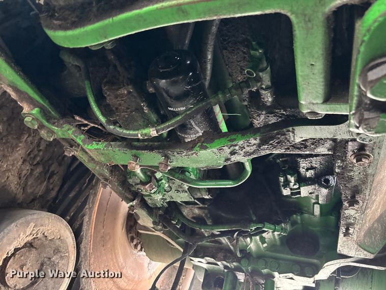 image for item YA1761 2018 John Deere 8320RT tractor