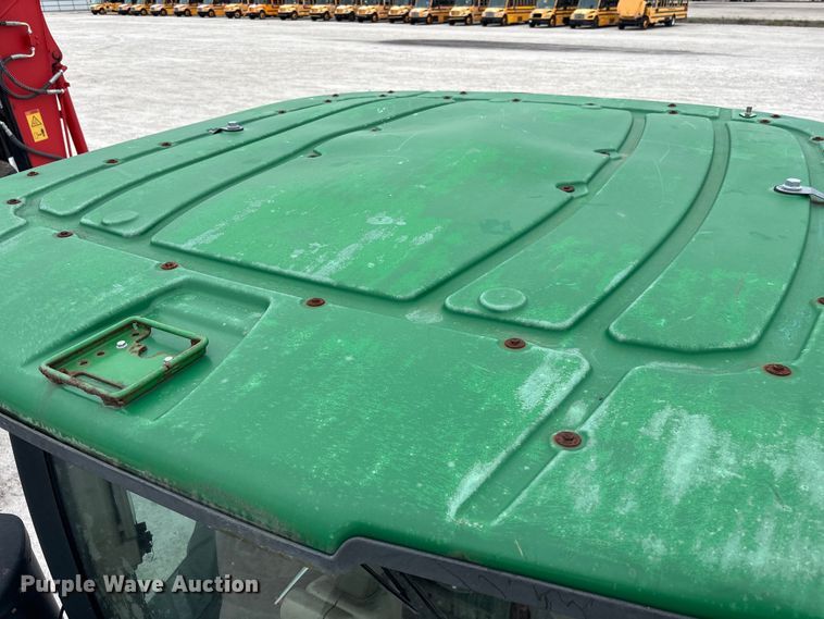 image for item YA1761 2018 John Deere 8320RT tractor