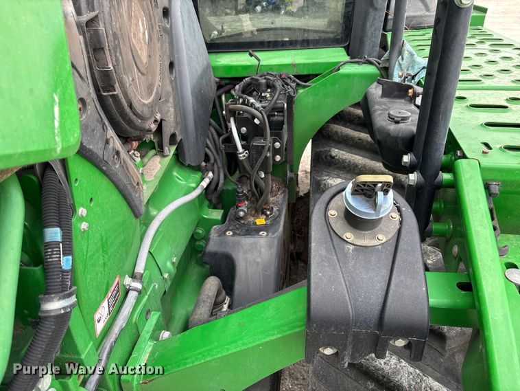 image for item YA1761 2018 John Deere 8320RT tractor