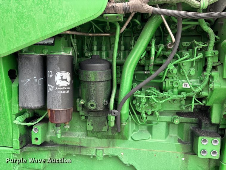 image for item YA1761 2018 John Deere 8320RT tractor