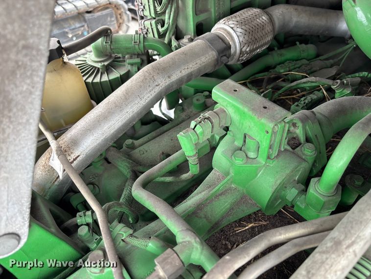 image for item YA1761 2018 John Deere 8320RT tractor