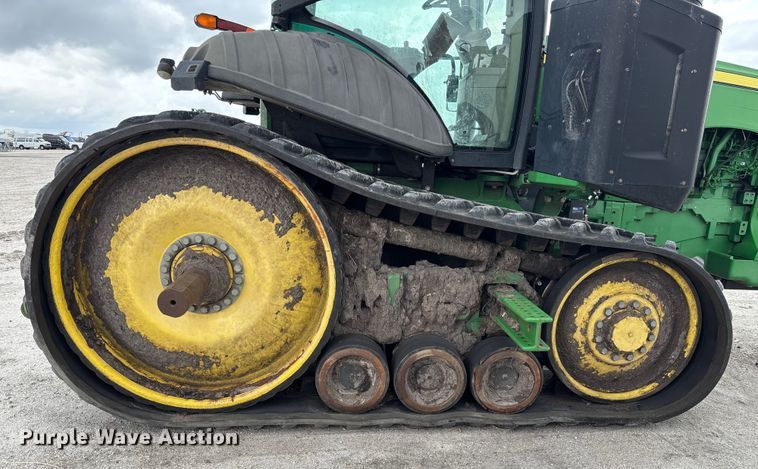 image for item YA1761 2018 John Deere 8320RT tractor