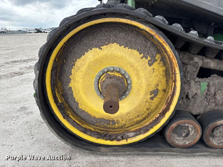 image for item YA1761 2018 John Deere 8320RT tractor