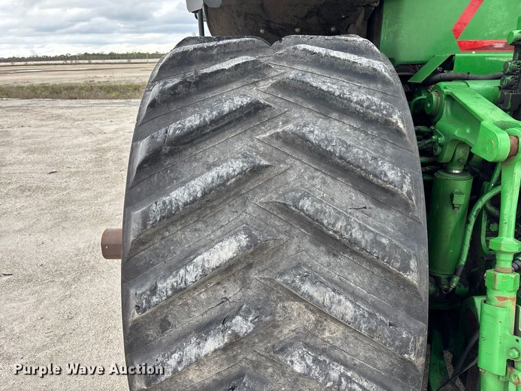 image for item YA1761 2018 John Deere 8320RT tractor