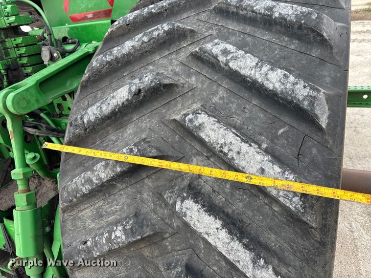 image for item YA1761 2018 John Deere 8320RT tractor