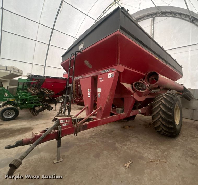 image for item YA1770 Brent 1082 grain cart
