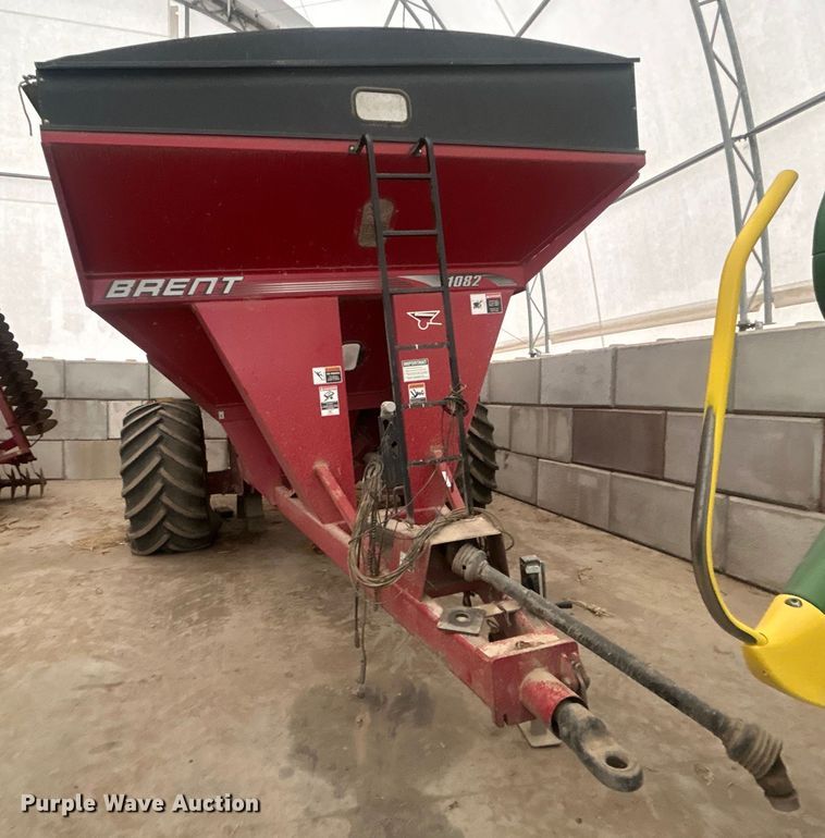 image for item YA1770 Brent 1082 grain cart