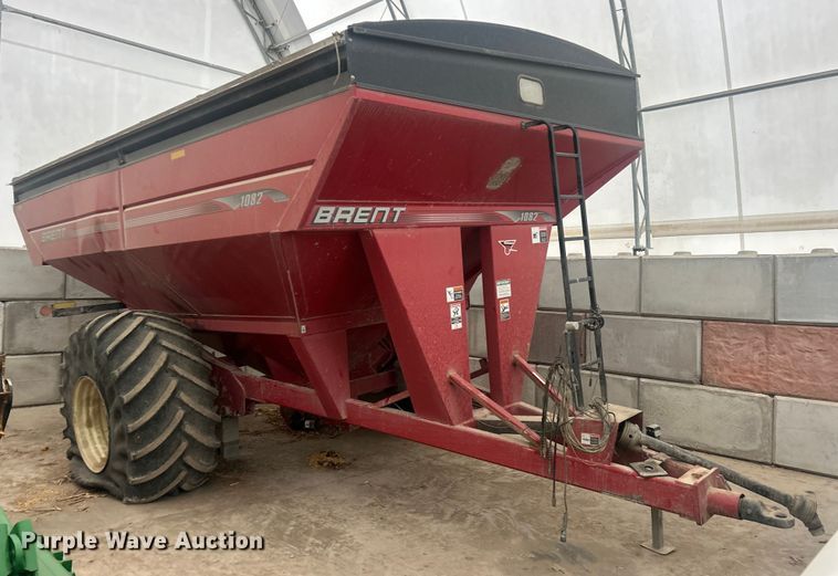 image for item YA1770 Brent 1082 grain cart