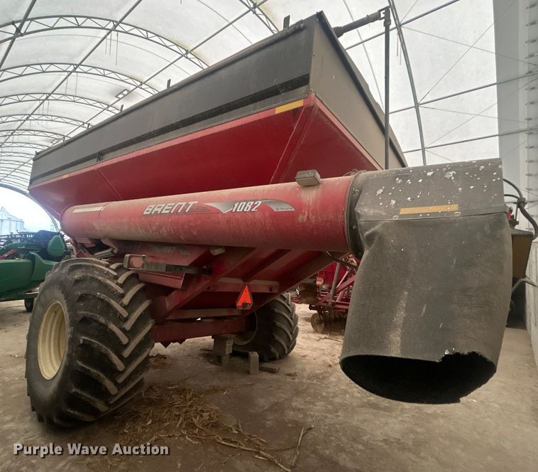 image for item YA1770 Brent 1082 grain cart