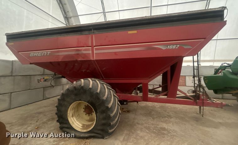 image for item YA1770 Brent 1082 grain cart