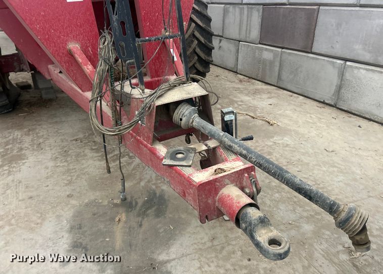 image for item YA1770 Brent 1082 grain cart