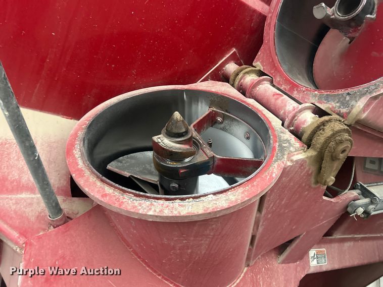 image for item YA1770 Brent 1082 grain cart