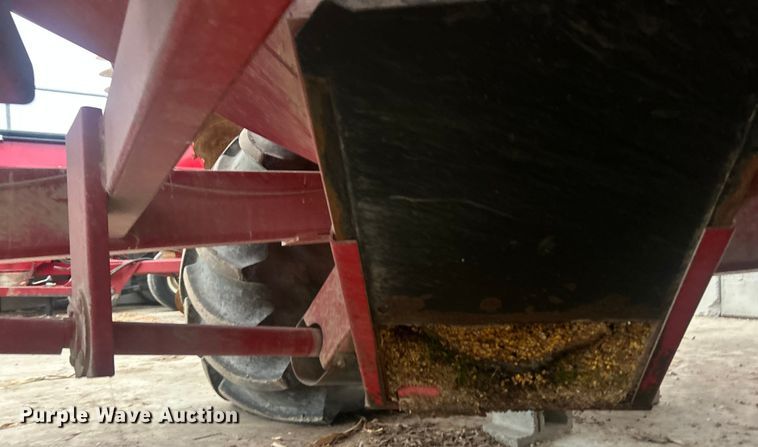image for item YA1770 Brent 1082 grain cart