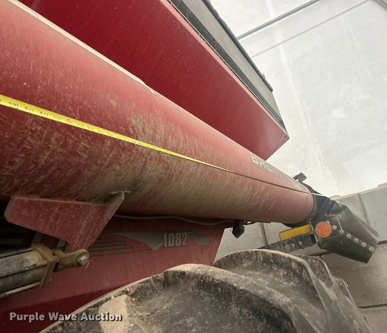 image for item YA1770 Brent 1082 grain cart