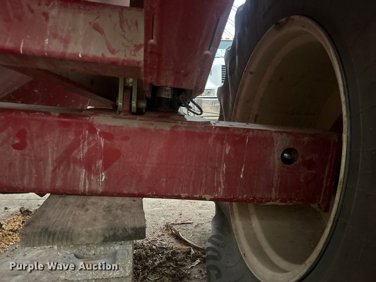 image for item YA1770 Brent 1082 grain cart