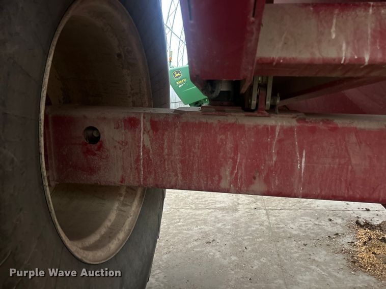 image for item YA1770 Brent 1082 grain cart