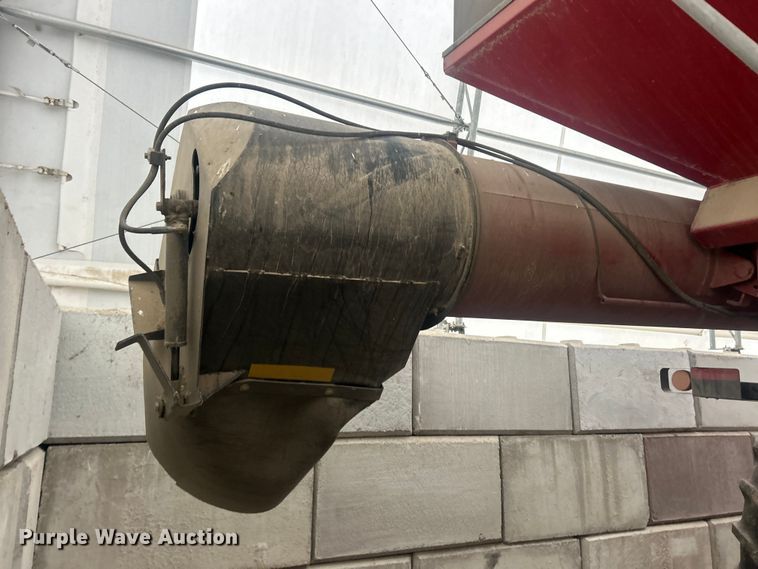 image for item YA1770 Brent 1082 grain cart