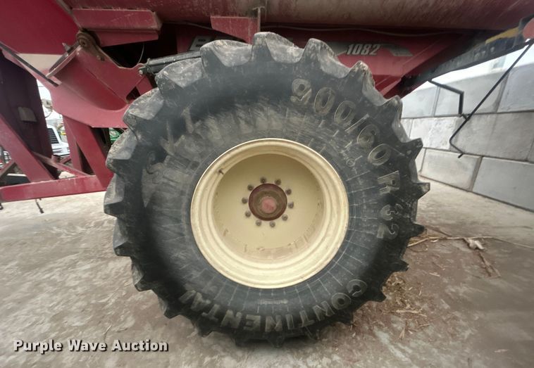 image for item YA1770 Brent 1082 grain cart