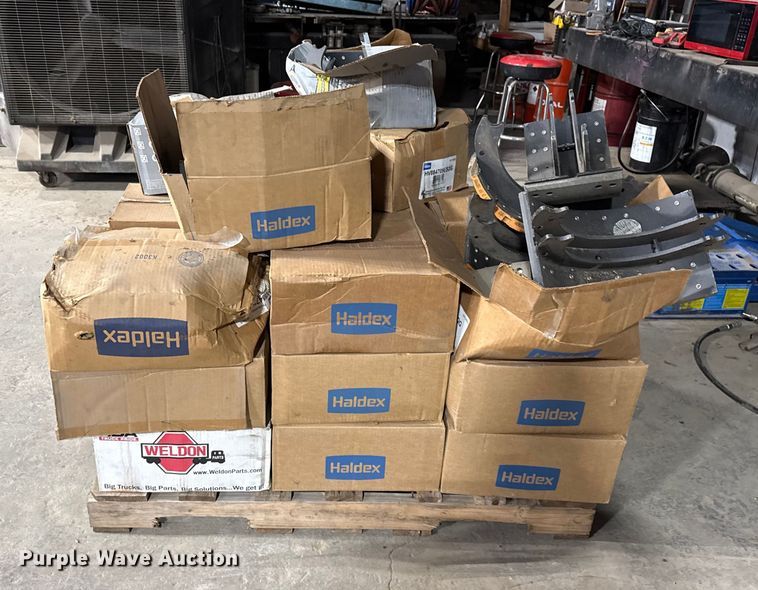 image for item DQ4186 Approximately 30 sets of brake assemblies