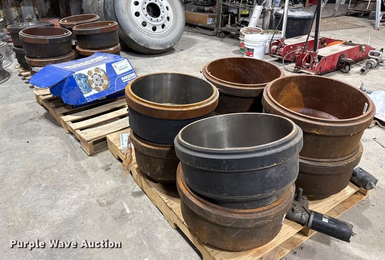 image for item DQ4187 (17) wheel hubs