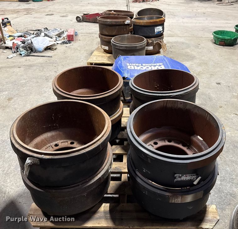 image for item DQ4187 (17) wheel hubs