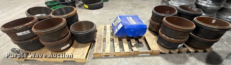 image for item DQ4187 (17) wheel hubs