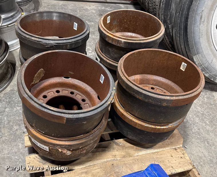 image for item DQ4187 (17) wheel hubs