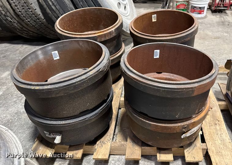 image for item DQ4187 (17) wheel hubs