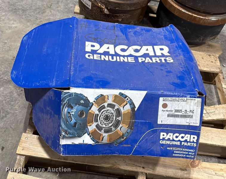 image for item DQ4187 (17) wheel hubs