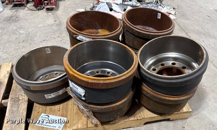 image for item DQ4187 (17) wheel hubs