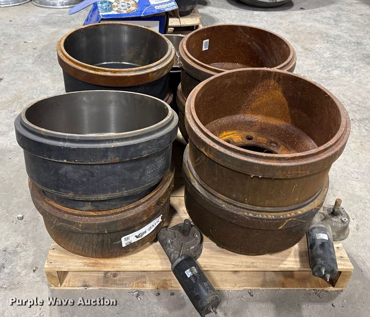 image for item DQ4187 (17) wheel hubs