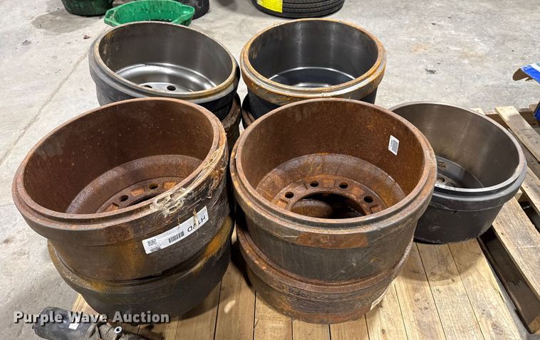 image for item DQ4187 (17) wheel hubs