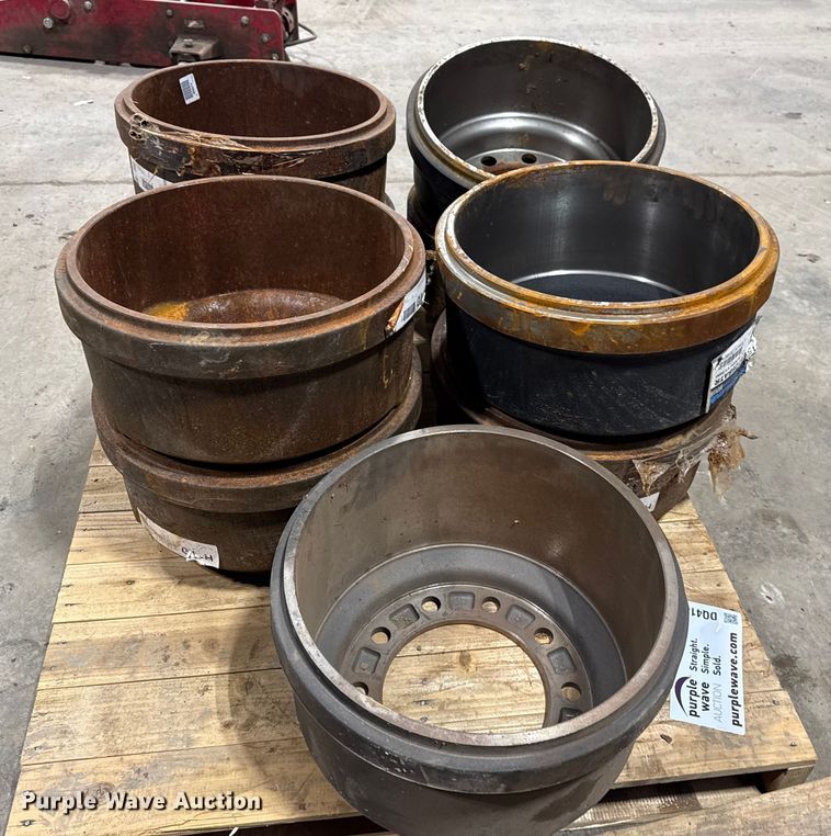 image for item DQ4187 (17) wheel hubs