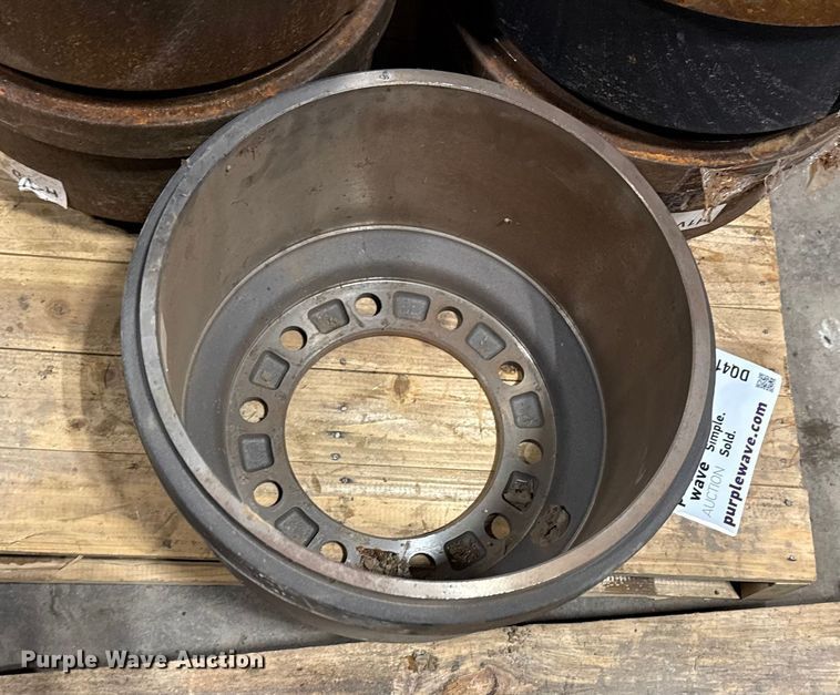 image for item DQ4187 (17) wheel hubs