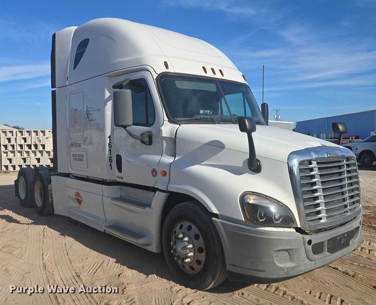 CAMIóN CAMAROTE 2014 FREIGHTLINER