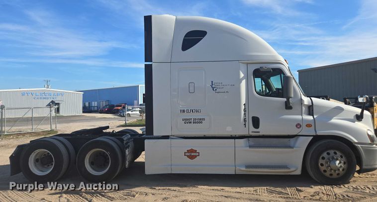 CAMIóN CAMAROTE 2014 FREIGHTLINER