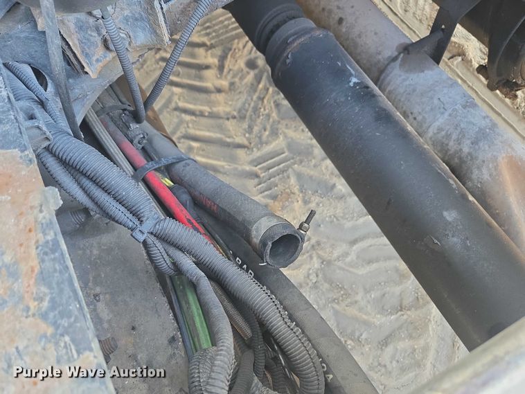 image for item DU2579 2014 Freightliner Cascadia semi truck