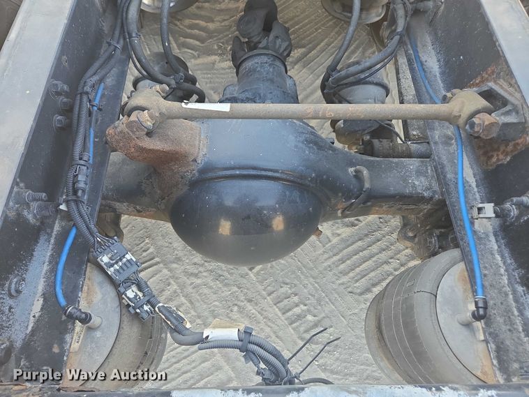 image for item DU2579 2014 Freightliner Cascadia semi truck