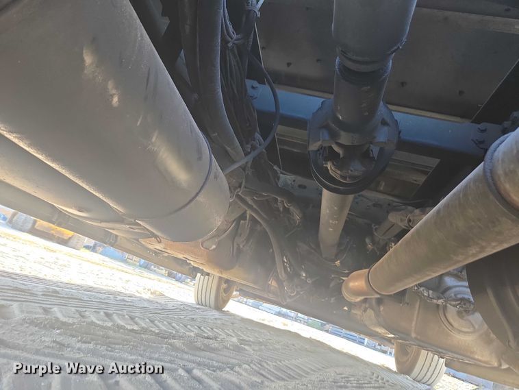 image for item DU2579 2014 Freightliner Cascadia semi truck