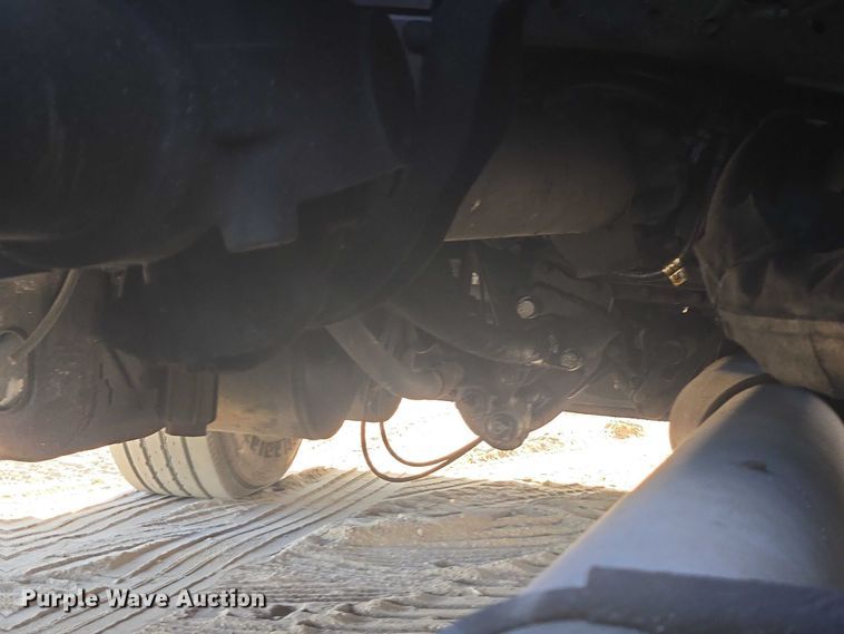 image for item DU2579 2014 Freightliner Cascadia semi truck