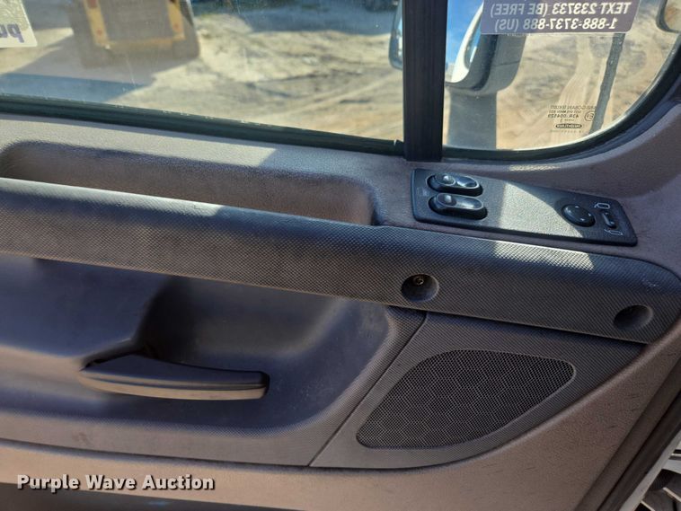 image for item DU2579 2014 Freightliner Cascadia semi truck