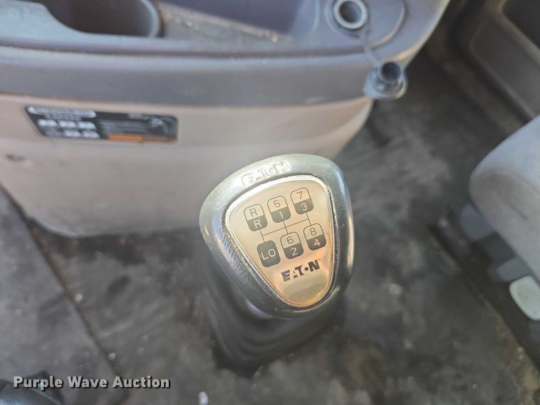 image for item DU2579 2014 Freightliner Cascadia semi truck