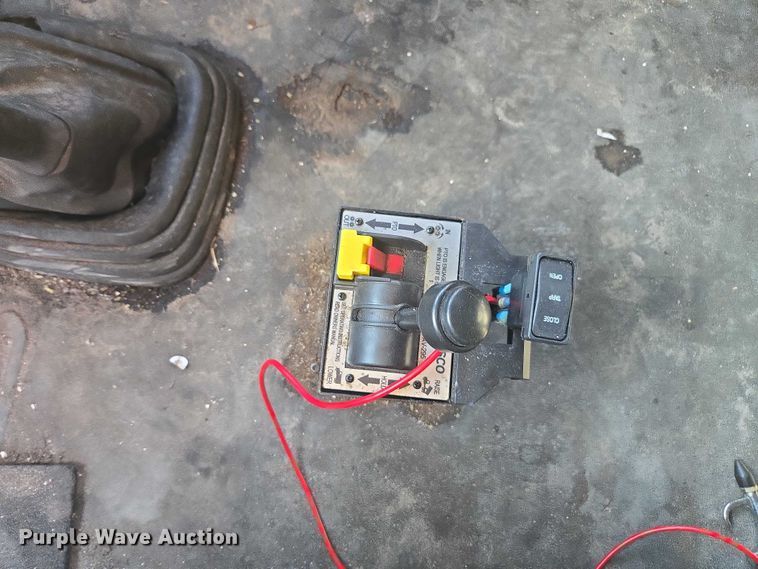 image for item DU2579 2014 Freightliner Cascadia semi truck