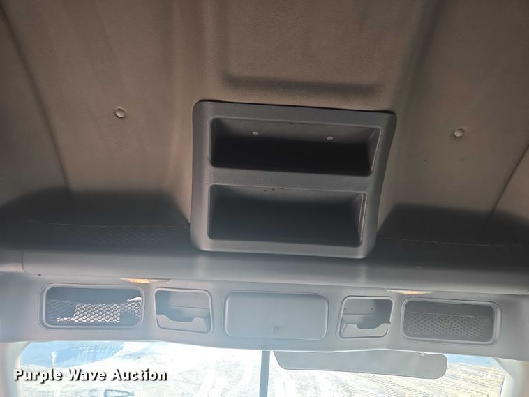 image for item DU2579 2014 Freightliner Cascadia semi truck