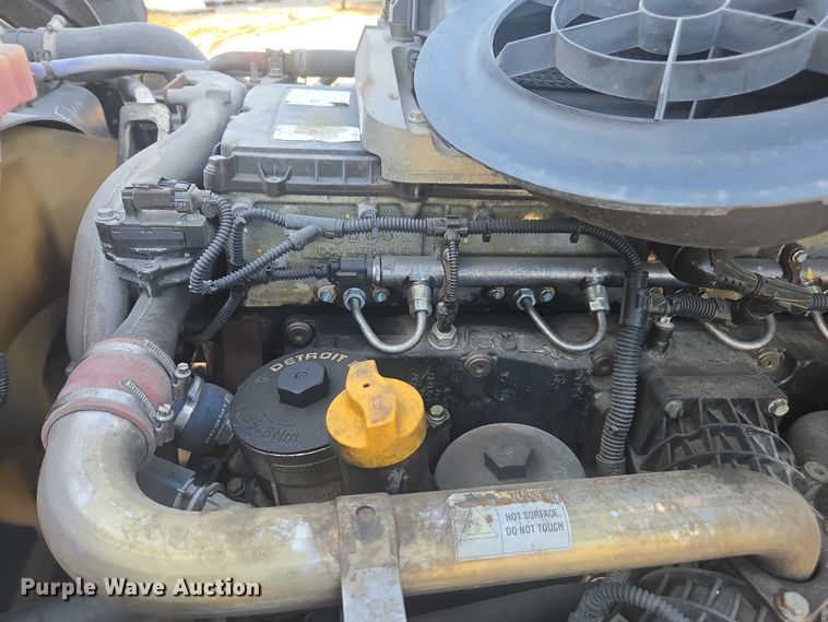 image for item DU2579 2014 Freightliner Cascadia semi truck