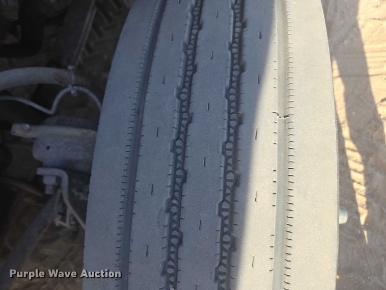 image for item DU2579 2014 Freightliner Cascadia semi truck